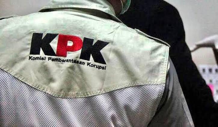 KPK Amankan Sejumlah Uang dalam OTT Bupati Meranti Muhammad Adil