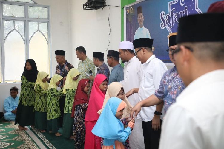 BP Batam Salurkan Bantuan dan Santuni Anak Yatim di Kampung Tua Tiangwangkang