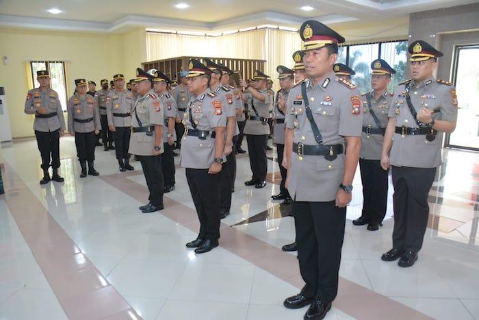 Kapolda Kepri Pimpin Sertijab Dirreskrimum, Dirresnarkoba, Dirpamobvit, Kabid Humas, Ka SPN, dan Kapolres Kep. Anambas Polda Kepri