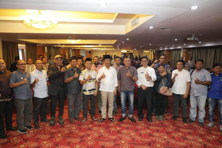 Rudi Sampaikan Progres Pembangunan, Pentingnya Media dalam Penyebaranan Informasi