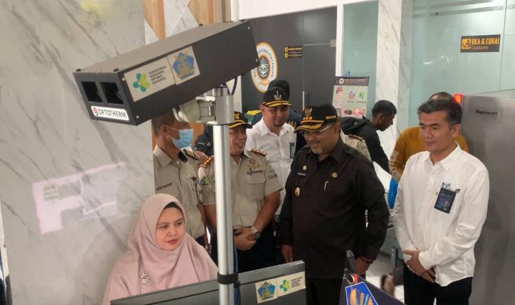 Pelabuhan Karimun Pasang Thermal Detector di Pintu Masuk Internasional
