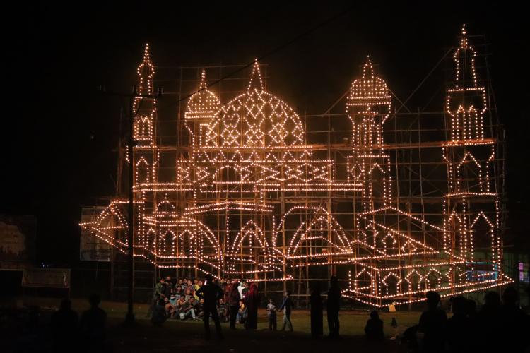 Kemeriahan Idulfitri di Batam Diisi Tradisi Melayu Lampu Colok