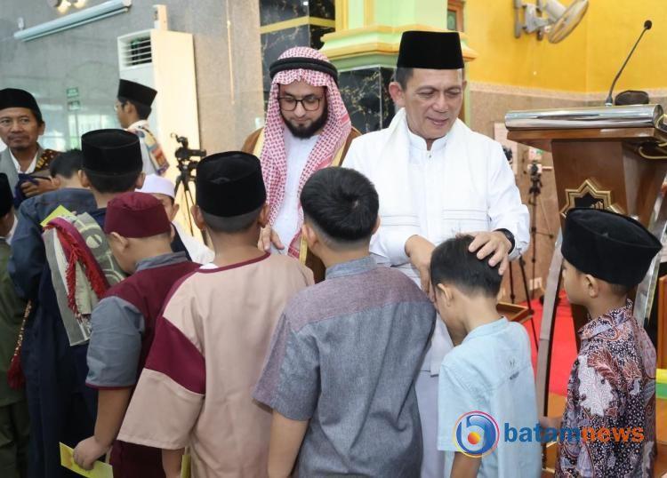 Jadi Khatib Idul Fitri 1444 H, Gubernur Ansar Ajak Tingkatkan Bakti pada Orangtua