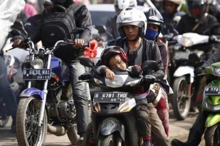 Tips Aman Berkendara Sepeda Motor Saat Arus Balik Lebaran 2023