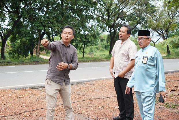 Sekda Batam Jefridin Tinjau Langsung Penyebab Banjir di SMP Negeri 9 Batam