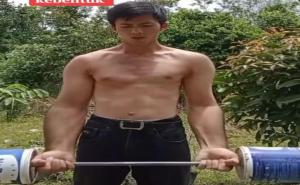 Viral! Warga Pekanbaru Miliki Tangan Super Besar Mirip Popeye
