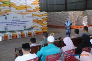 Wali Kota Tanjungpinang Lepas Penyaluran Bantuan Pangan 2023 untuk 8.024 Keluarga Penerima Manfaat