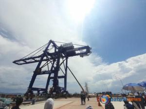 Investasi Rp 120 Miliar untuk Percepat Proses Bongkar Muat, BP Batam Datangkan Container Crane Canggih dari Korea Selatan