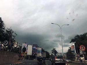 Warga Batam Ingin Saksikan Gerhana Matahari Hibrid, Eh Malah Hujan dan Mendung Sejak Pagi