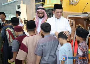 Jadi Khatib Idul Fitri 1444 H, Gubernur Ansar Ajak Tingkatkan Bakti pada Orangtua