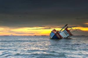 Jangan Panik! Tips Berharga untuk Selamat saat Kapal Tenggelam