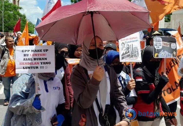 Potret Buruh Batam Beraksi di Hari Buruh Internasional