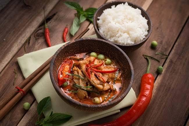 Hindari Konsumsi Makanan Pedas hingga Manis saat Malam Hari, Ketahui Bahayanya