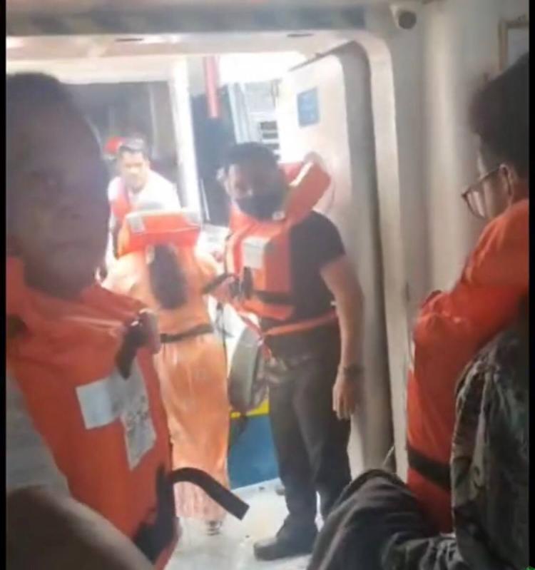 Dikabarkan Kapal Ferry Queen Star 2 dari Singapura ke Batam Terbakar