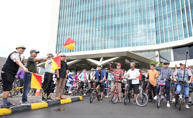 Seratusan Pesepeda Lipat Gelar Halal Bike Halal