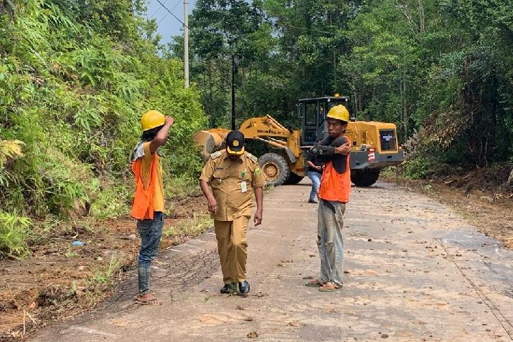 Gubernur Kepri Tepati Janji, Jalan Rusak Desa Sungai Buloh Menuju Jagoh Diperbaiki