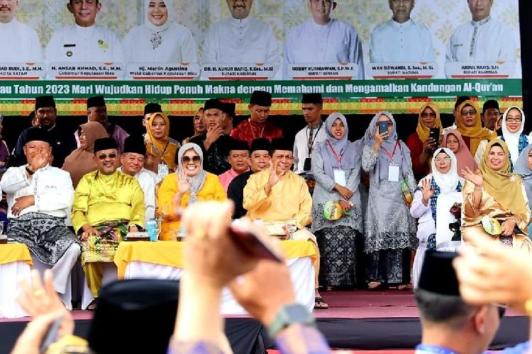 Gubernur Ansar Lepas Pawai Ta