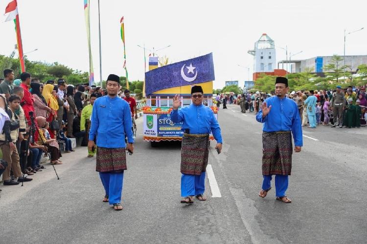 Pawai Taaruf STQH Kepri ke - X: Kafilah Batam Usung Tema Kota Baru