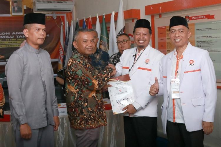 PKS Batam Daftarkan 50 Bacaleg ke KPU, Target Raih 11 Kursi di Pemilu 2024
