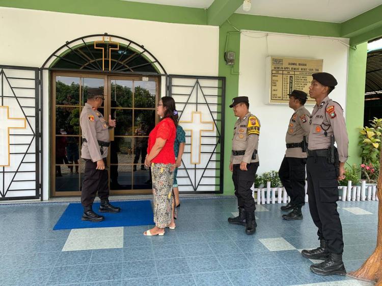 Polres Karimun Kerahkan 109 Personil Jaga Gereja saat Perayaan Isa Almasih