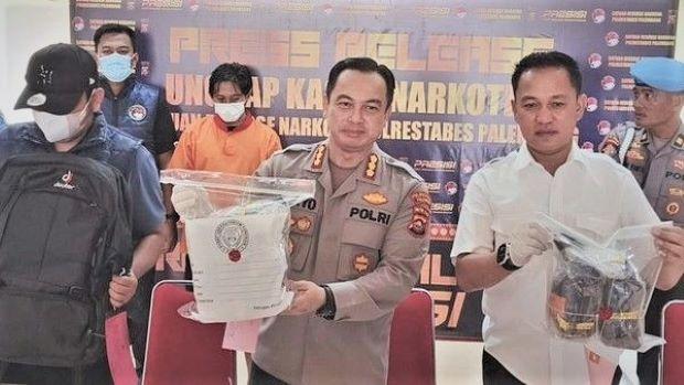 Polrestabes Palembang Menggagalkan Pengiriman 5,3 Kg Sabu; Pelaku Kurir Ditangkap