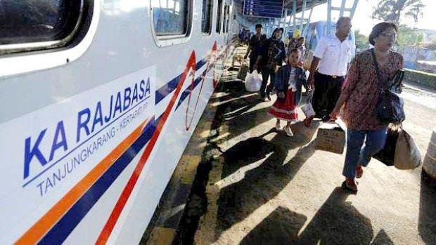 Hanya Rp 32 Ribu Sudah Bisa Menikmati Perjalanan dengan Kereta Api Rajabasa dari Bandar Lampung ke Palembang 