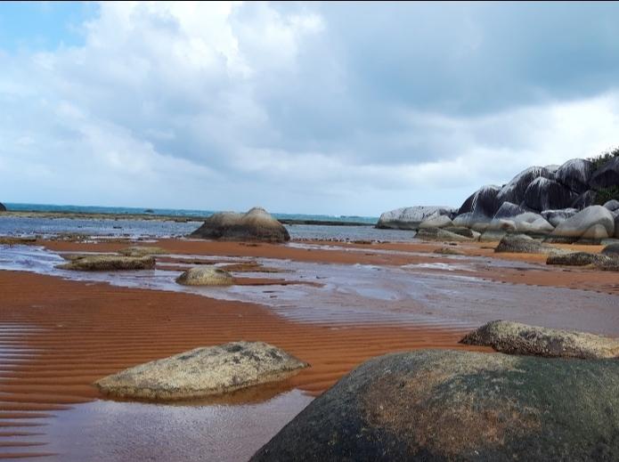 Pesona Pantai Pasir Merah di Natuna, Tersembunyi di Ujung Utara RI