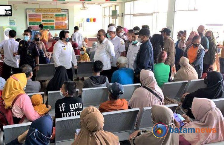 Bupati Karimun Tinjau Keluhan dan Antrean di Ruang Tunggu RSUD Muhammad Sani