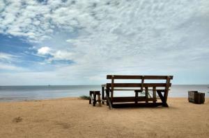 Pesona Pantai Sergang, Paduan Keindahan Tepian Laut di Pulau Singkep