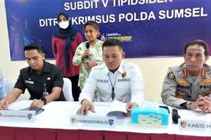 Tersangka Penista Agama Lina Mukherjee Minta Maaf di Kantor Polisi setelah Diperiksa Selama 12 Jam
