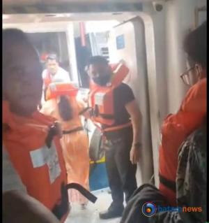 BREAKING NEWS: Kapal Ferry Queen Star 2 dari Singapura ke Batam Terbakar, 62 Penumpang Dievakuasi 