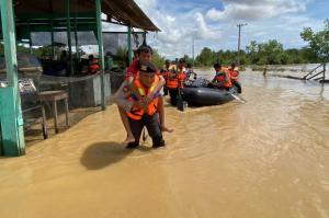 Banjir Melanda Aceh Barat, Warga di Evakuasi Tengah Malam