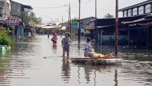 Darurat Banjir Rob di Kecamatan Medan Belawan, Ribuan Rumah Terendam Air Pasang Laut