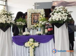 WN Australia Timothi Pollinelly yang Meninggal di Batam Akhirnya Dikremasi di Nongsa