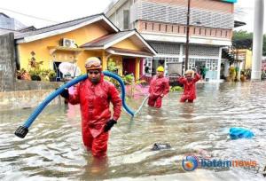 Hujan Deras dan Gelombang Pasang, BPBD Tanjungpinang Terima Laporan Banjir di Tiga Lokasi