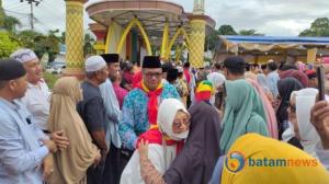 Bupati Aunur Rafiq Melepas Keberangkatan Calon Jemaah Haji Karimun Menuju Tanah Suci