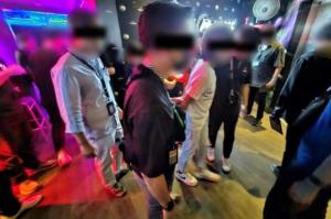 24 Pria Ditangkap Polisi Singapura di Tempat Hiburan Malam
