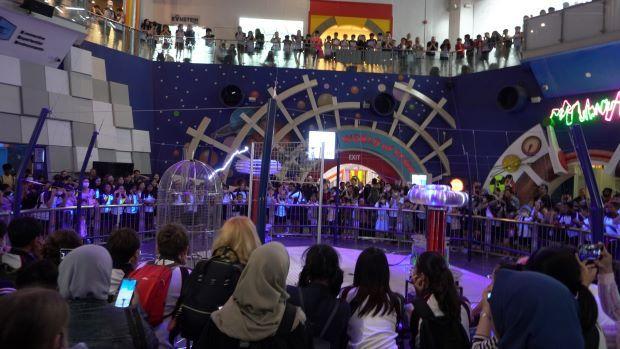 Musikalisasi Ajaib: Pertunjukan Arus Listrik di Science Centre Singapura