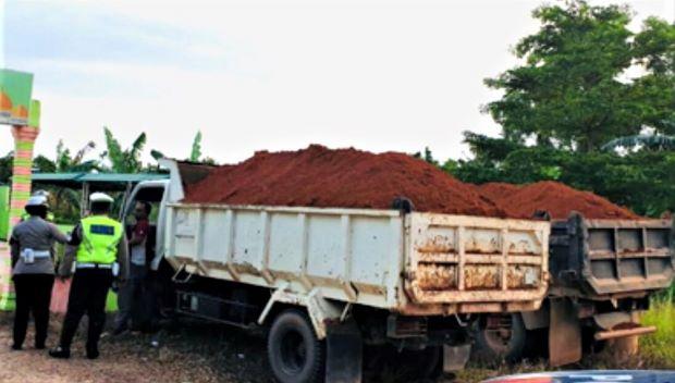 Jika Melanggar Aturan Lalu Lintas, Polda Kepri Bakal Menindak Para Sopir Truk Pengangkut Tanah di Batam