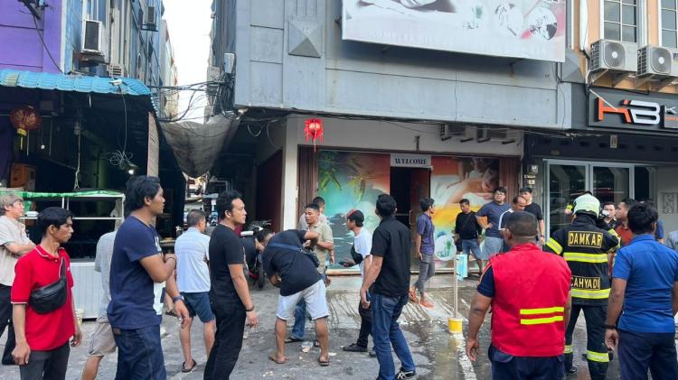 Lokasi Massage di Lubuk Baja Terbakar, Terapis Sempat Terjebak