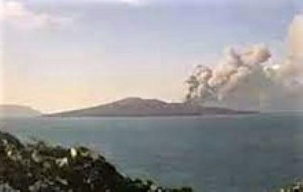Gunung Anak Krakatau Kembali Meletus dengan Ketinggian Abu Vulkanik Mencapai 3.500 Meter