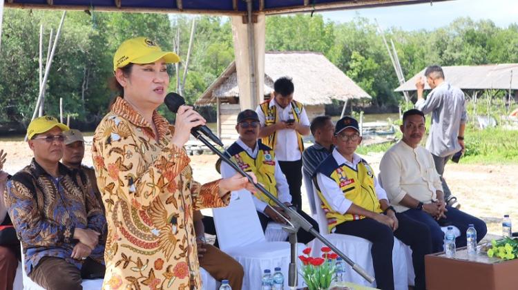 Cen Sui Lan Usulkan Pembangunan Rumah Khusus untuk Nelayan di Kabupaten Lingga