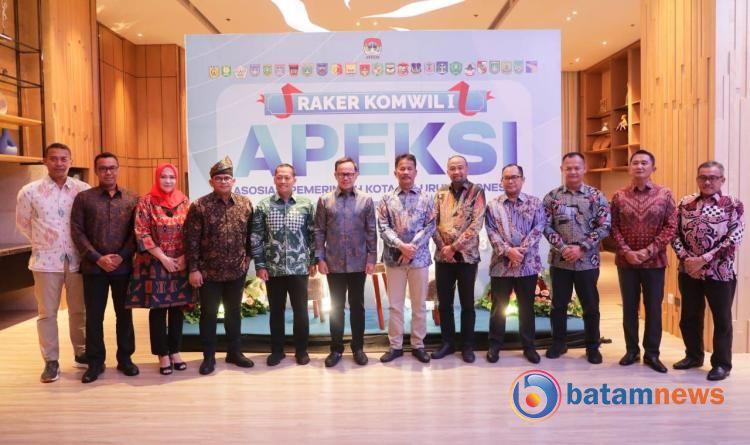 Malam Ramah Tamah Raker Komwil I APEKSI: Rudi Memperkenalkan Pembangunan dan Pariwisata Batam