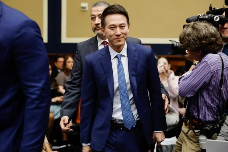 Bos TikTok Janji Bagikan Miliaran Dolar ke Pengguna TikTok di Indonesia