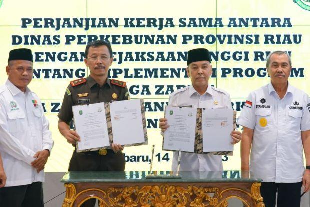 Pemprov Riau dan Kejati Riau Teken MoU Program Jaga Zapin untuk Stabilitas Pertanian dan Perekonomian