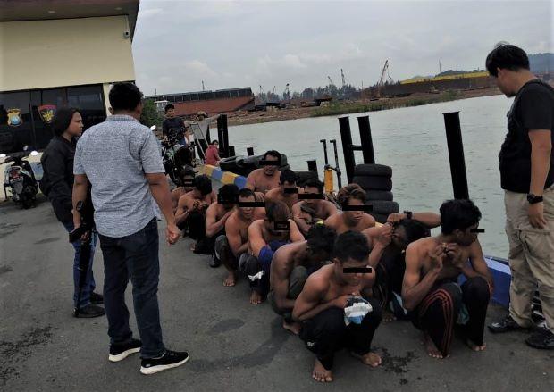 Polairud Tangkap Kawanan Pencuri Besi Plat yang Menggunakan Boat Pancung di Batam