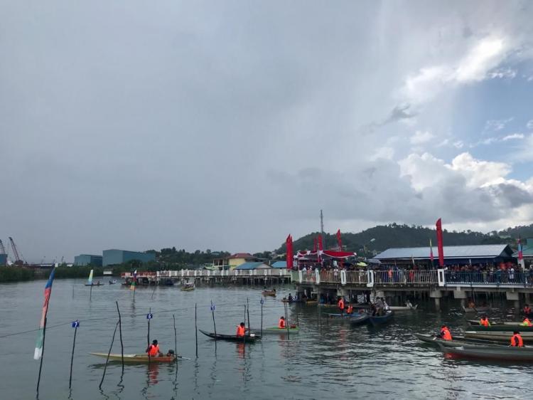 Lomba Dayung Sampan dan Ketinting Meriahkan Hari Bhayangkara ke-77 di Kepri