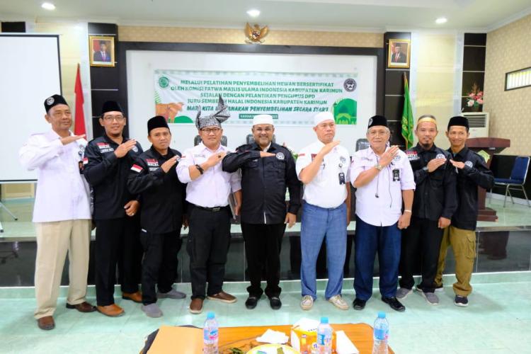 Bupati Rafiq Ajak Warga Karimun Patuhi Tuntunan Syariat dalam Penyembelihan Hewan Kurban