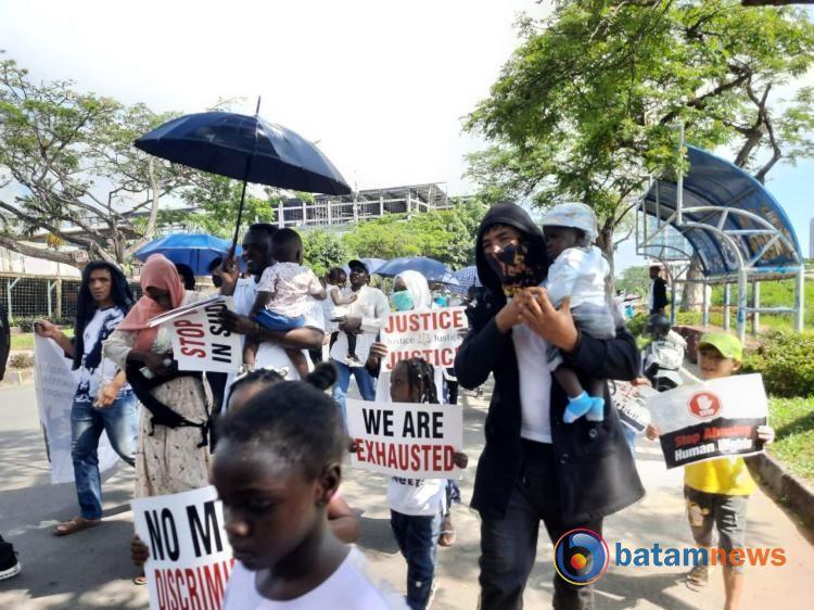 Long March Pengungsi Afganistan dan Sudan di Batam Berakhir Ricuh