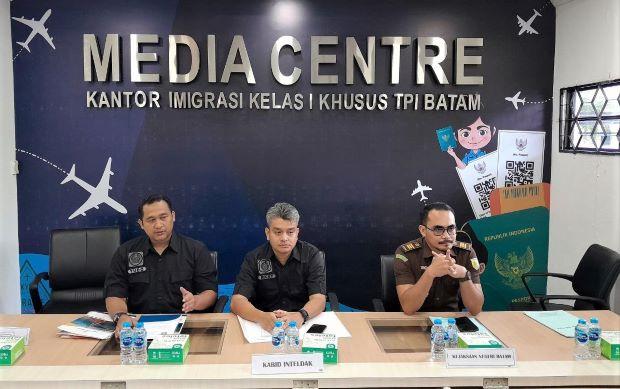 Imigrasi Batam Tetapkan Warga Negara Singapura Tersangka: Mengajukan Paspor RI dengan Keterangan Palsu